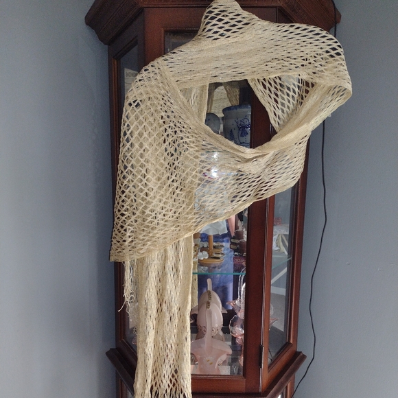 Vintage Metallic Gold Scarf - Picture 3 of 9